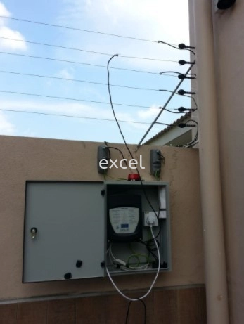 Electric Fence Installer